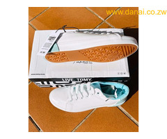 Tomy Takkies for sale