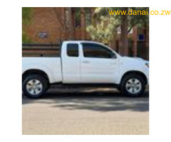 Toyota Hilux extended cab Year 2011